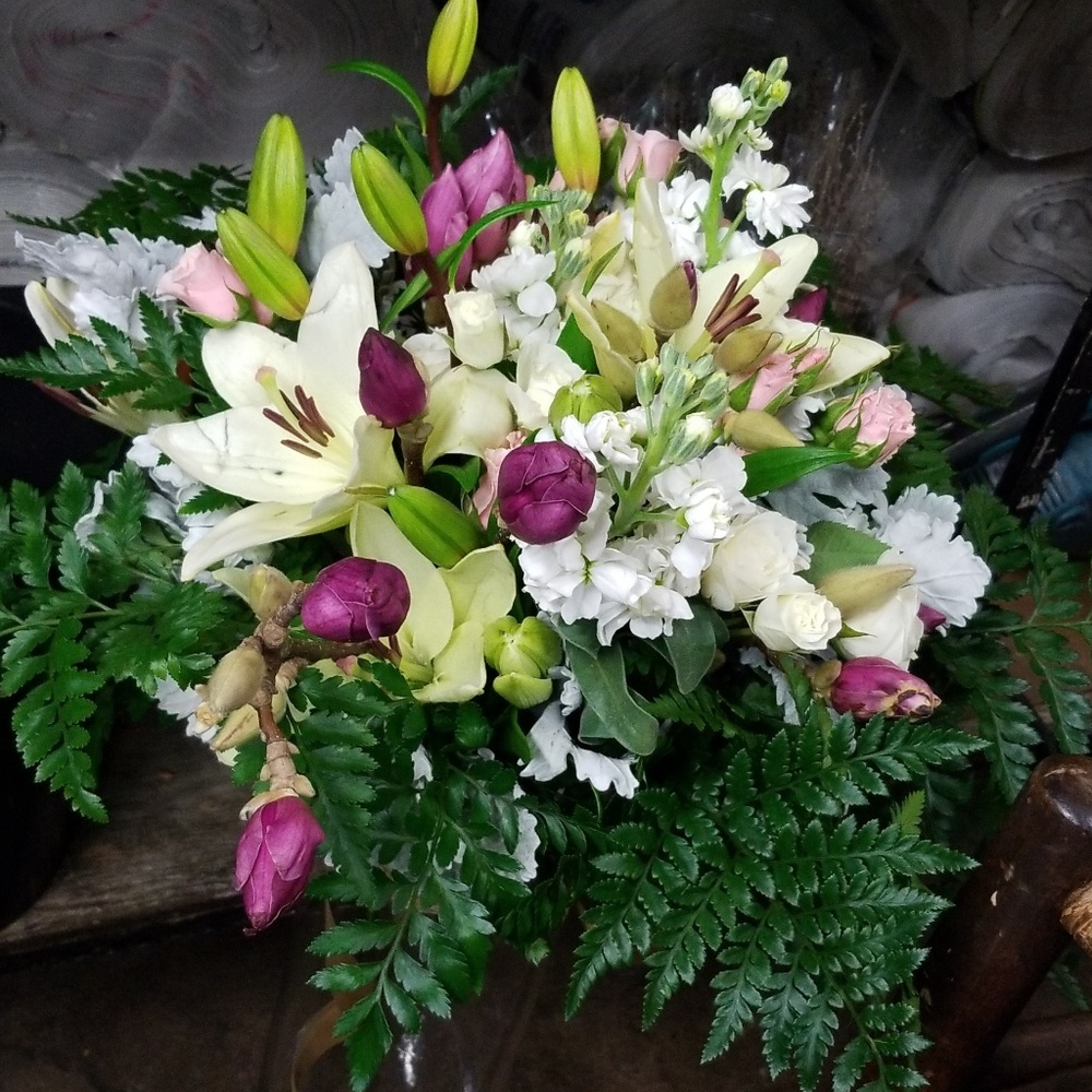 Arrangements of any kind (bouquet) (center pieces)